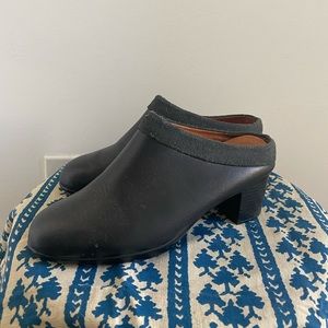 Hopp studio Black mule clogs size 7.5